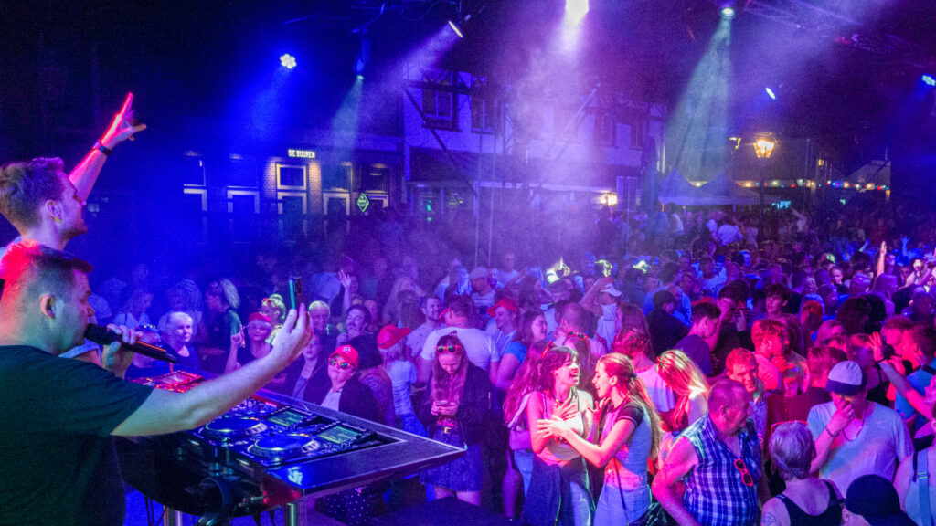 RADIONL opent de feestweek die Groots in Oranje is!